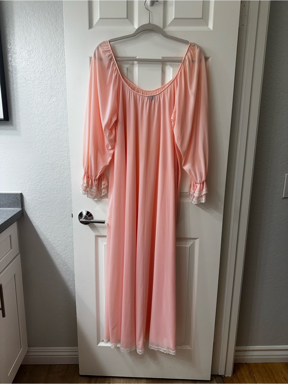 Vintage Lucie Ann Pink Delicate Ruffle Lace Cuffs Hem Subtle Floral Nightgown L - Picture 4 of 14